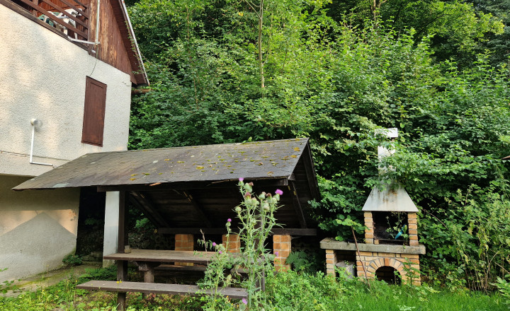Znižená  cena o 20.000 Eur !!! Nová ponuka väčšej rekreačnej chaty v tesnej blízkosti priehrady Môťová a kúpaliska Orlík. Tel 0905119200 - fotografia 8