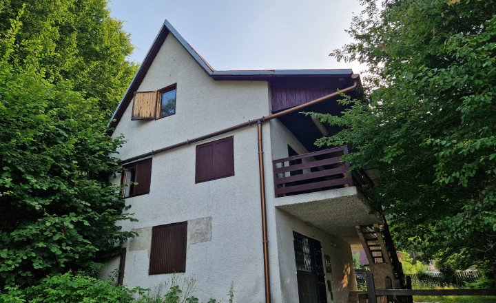 Znižená  cena o 20.000 Eur !!! Nová ponuka väčšej rekreačnej chaty v tesnej blízkosti priehrady Môťová a kúpaliska Orlík. Tel 0905119200 - fotografia 2