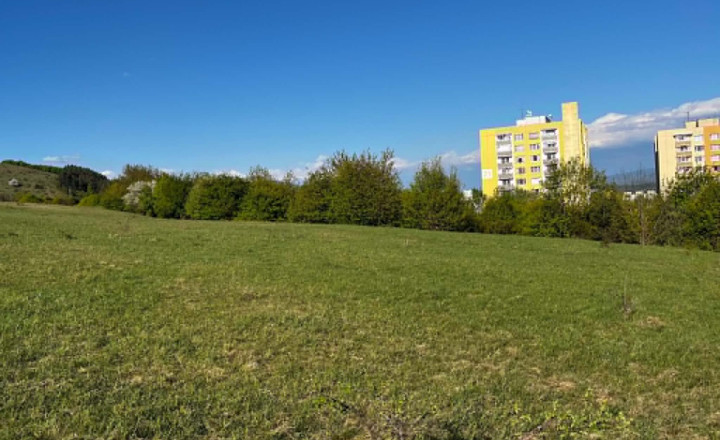 Stavajte nad mestom: Pozemok 586 m² v žiadanej lokalite Pieninská - fotografia 5