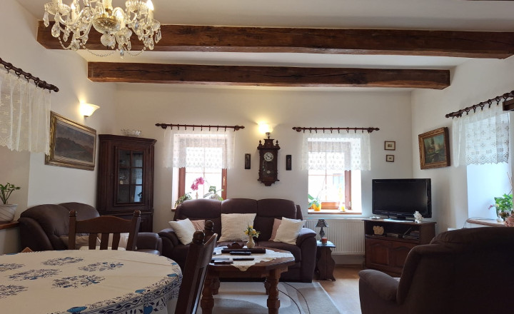 Kompletne zrekonštruovaný rodinný dom s hosťovskou chalupou a čarovnou záhradou – Podzámčok - Výrazne znížená cena o 40.000 Eur - fotografia 4