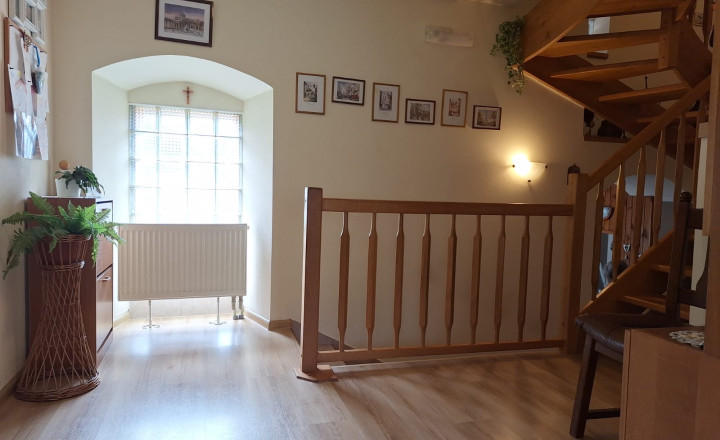 Kompletne zrekonštruovaný rodinný dom s hosťovskou chalupou a čarovnou záhradou – Podzámčok - Výrazne znížená cena o 40.000 Eur - fotografia 8