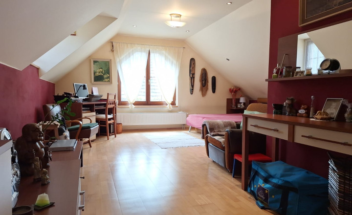 Kompletne zrekonštruovaný rodinný dom s hosťovskou chalupou a čarovnou záhradou – Podzámčok - Výrazne znížená cena o 40.000 Eur - fotografia 9