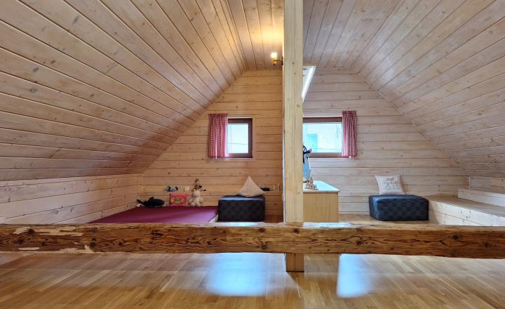 Romantický rodinný dom / chalupa po kompletnej rekonštrukcii – Nemecká - fotografia 22