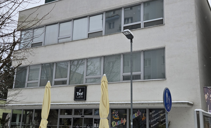 VÝRAZNÁ ZĽAVA !!! Nová investičná ponuka ! Budova v centre Zvolena na predaj. - fotografia 1
